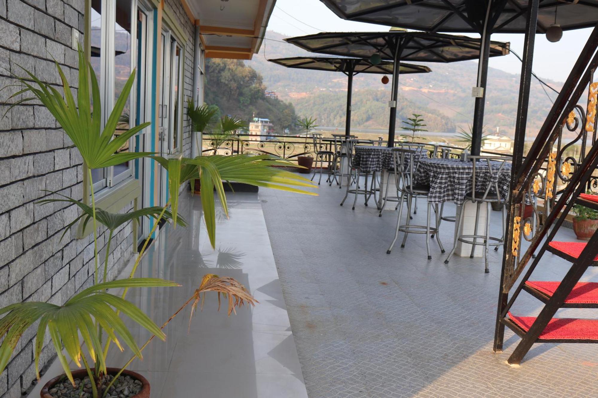 Hotel Young'S Stupa Ranipauwa Luaran gambar