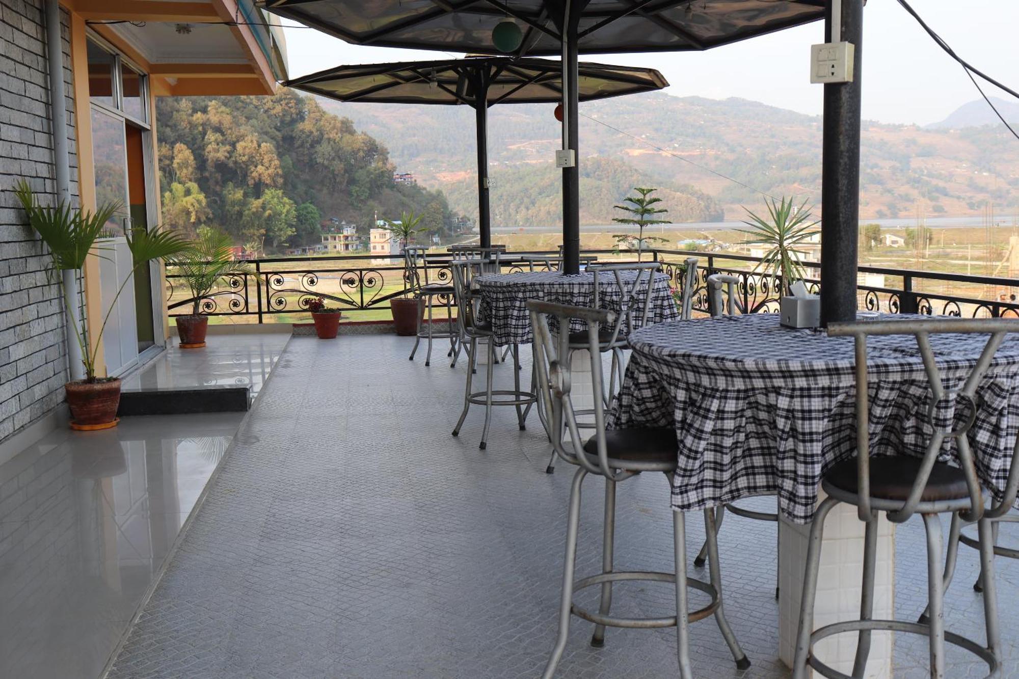 Hotel Young'S Stupa Ranipauwa Luaran gambar