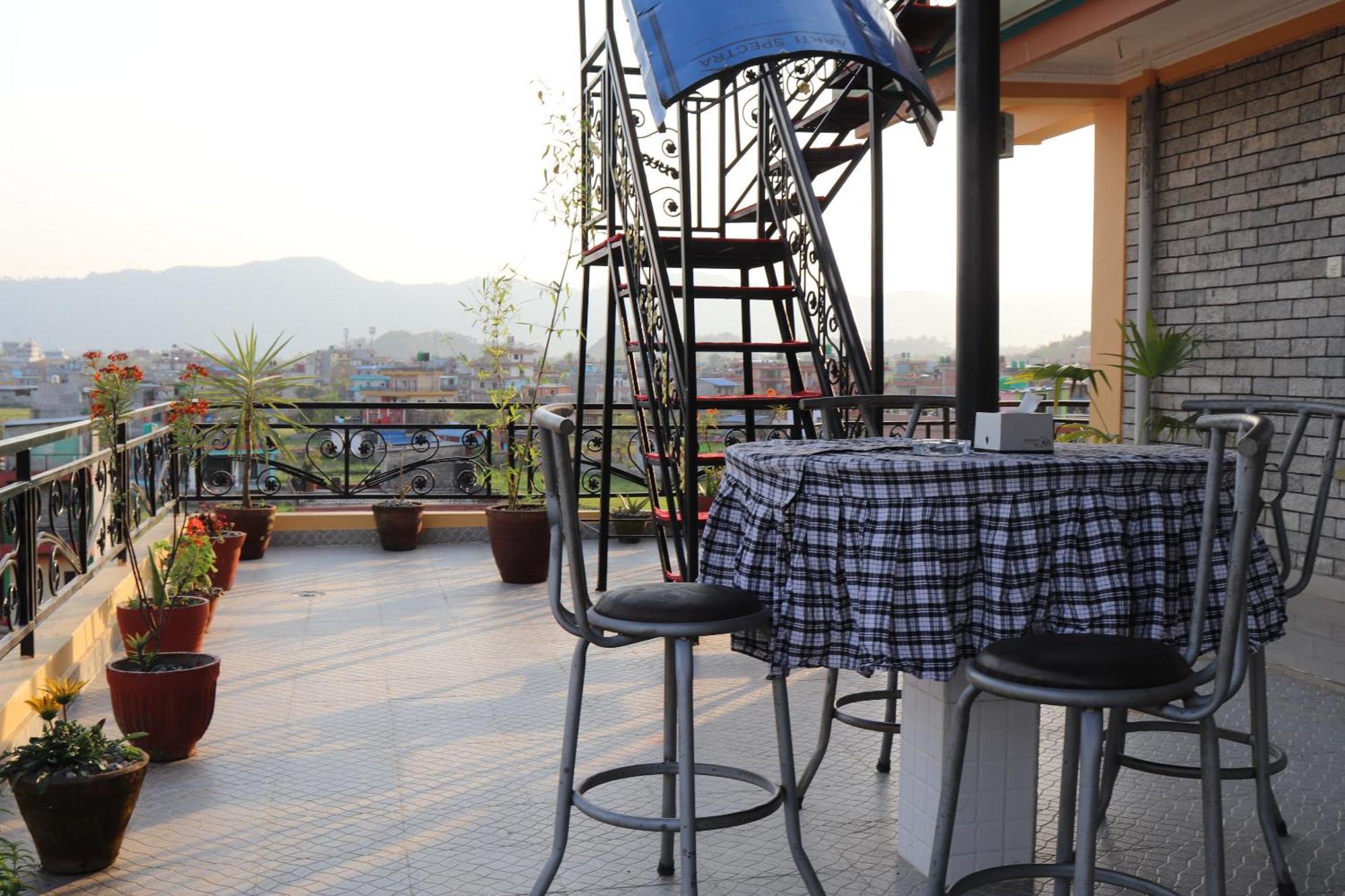 Hotel Young'S Stupa Ranipauwa Luaran gambar